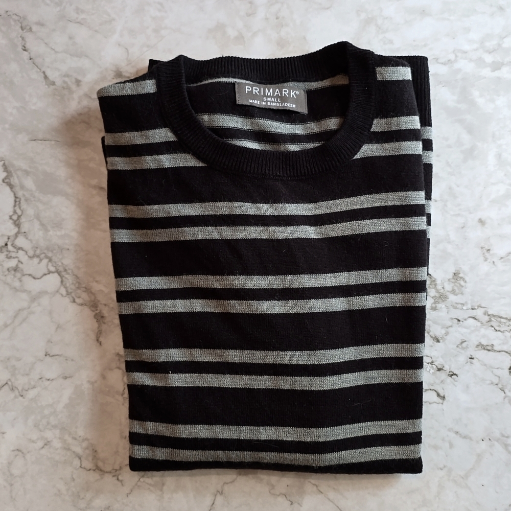 Primark Men's Small black and gray striped lightweight sweater
